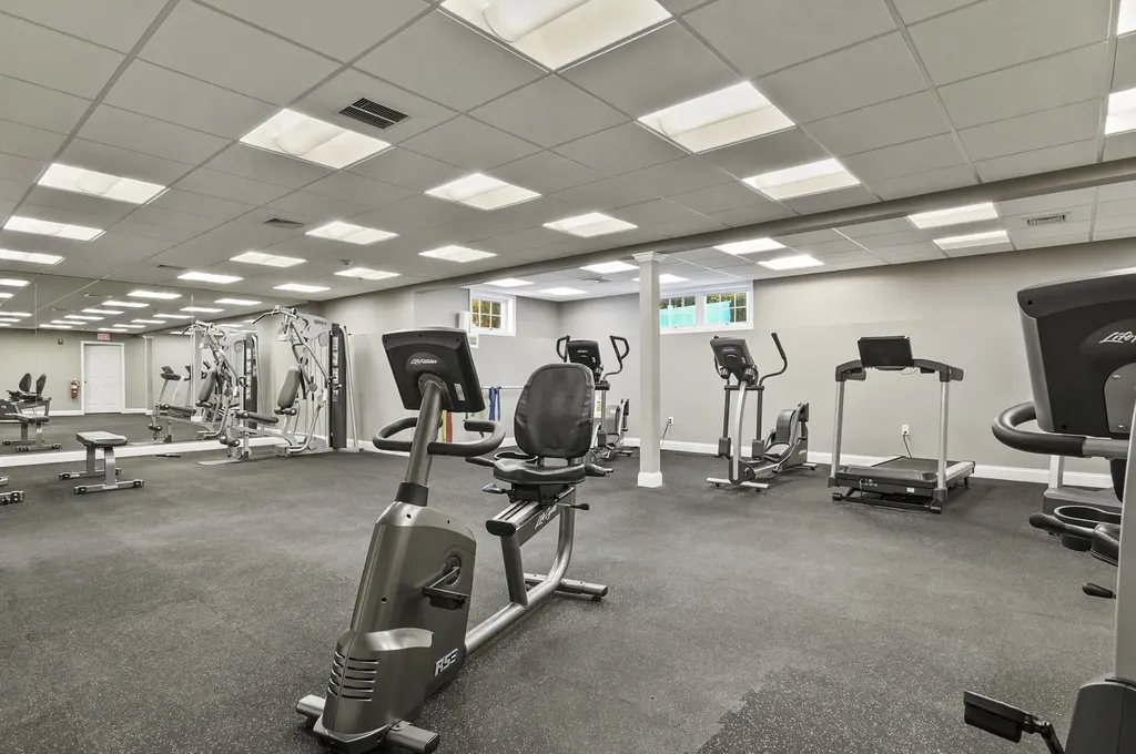 5 Sterling Hill Lane Exeter NH 03833