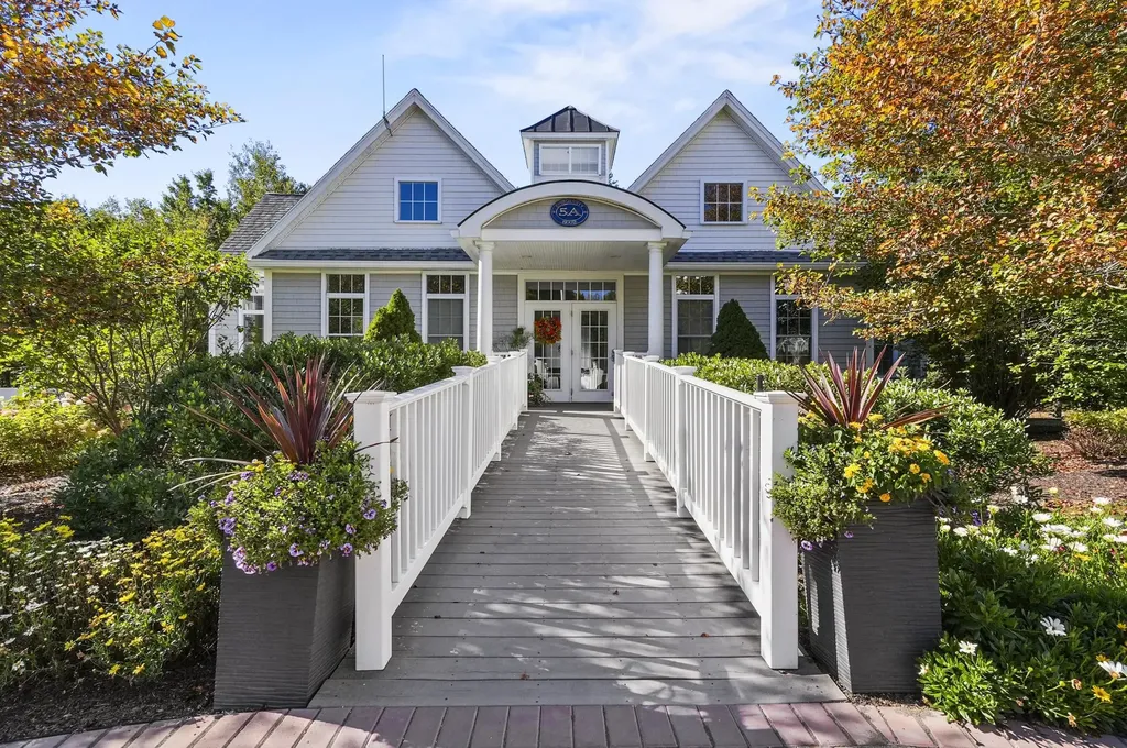 5 Sterling Hill Lane Exeter NH 03833