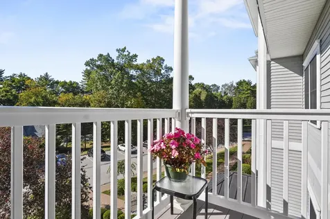 5 Sterling Hill Lane Exeter NH 03833