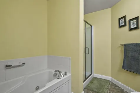 5 Sterling Hill Lane Exeter NH 03833