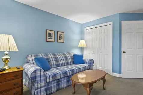 5 Sterling Hill Lane Exeter NH 03833