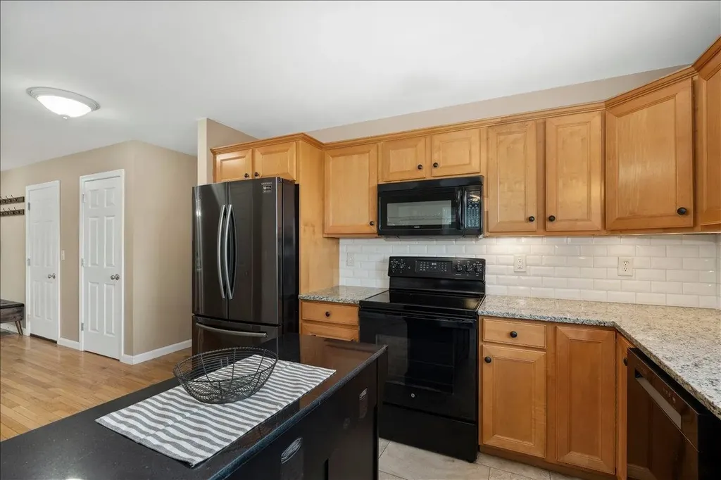 90 Forest Hill Way Manchester NH 03109