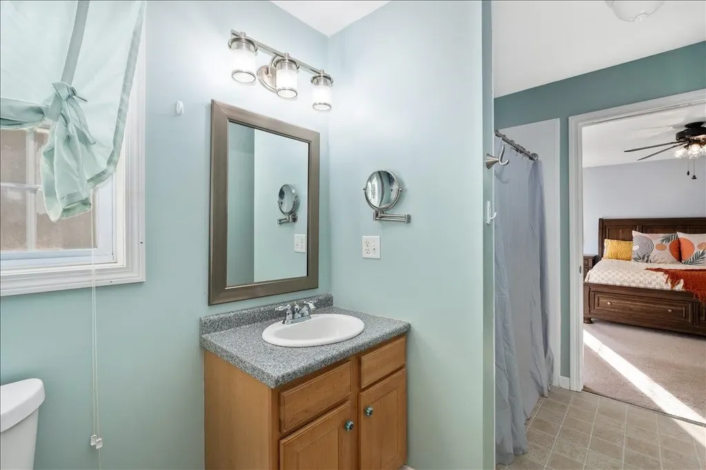 90 Forest Hill Way Manchester NH 03109