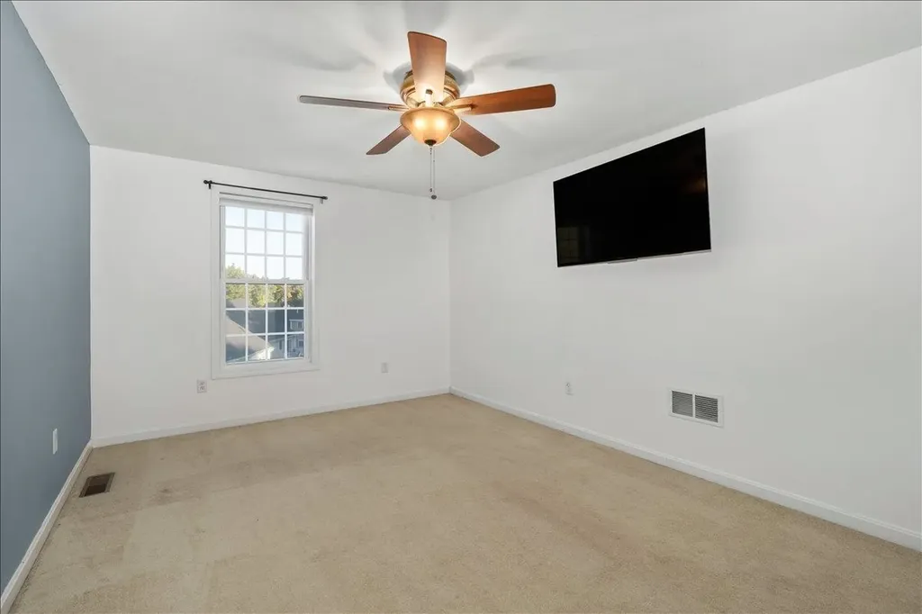 90 Forest Hill Way Manchester NH 03109