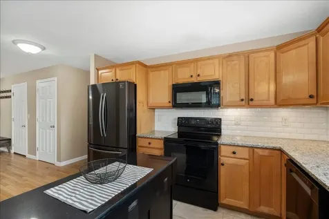 90 Forest Hill Way Manchester NH 03109