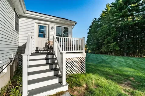 90 Forest Hill Way Manchester NH 03109