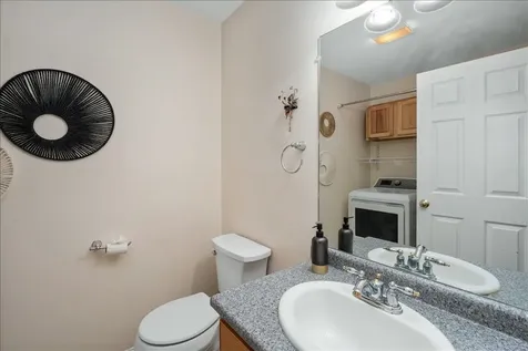 90 Forest Hill Way Manchester NH 03109