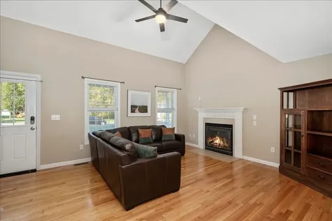 90 Forest Hill Way Manchester NH 03109