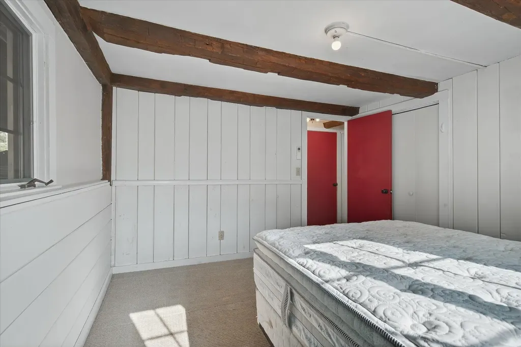 25 Old School Street Londonderry VT 05155