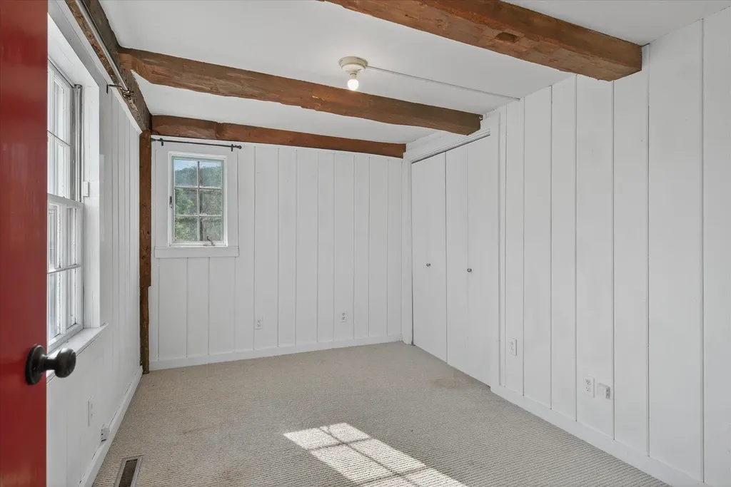 25 Old School Street Londonderry VT 05155