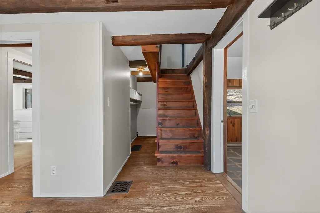 25 Old School Street Londonderry VT 05155