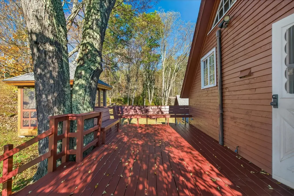 25 Old School Street Londonderry VT 05155