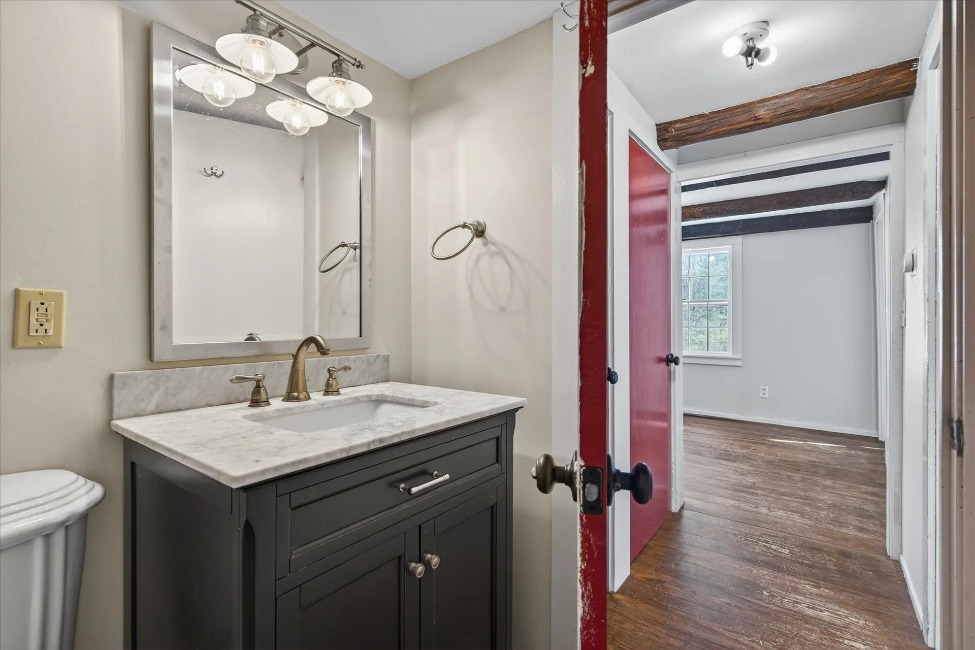 25 Old School Street Londonderry VT 05155