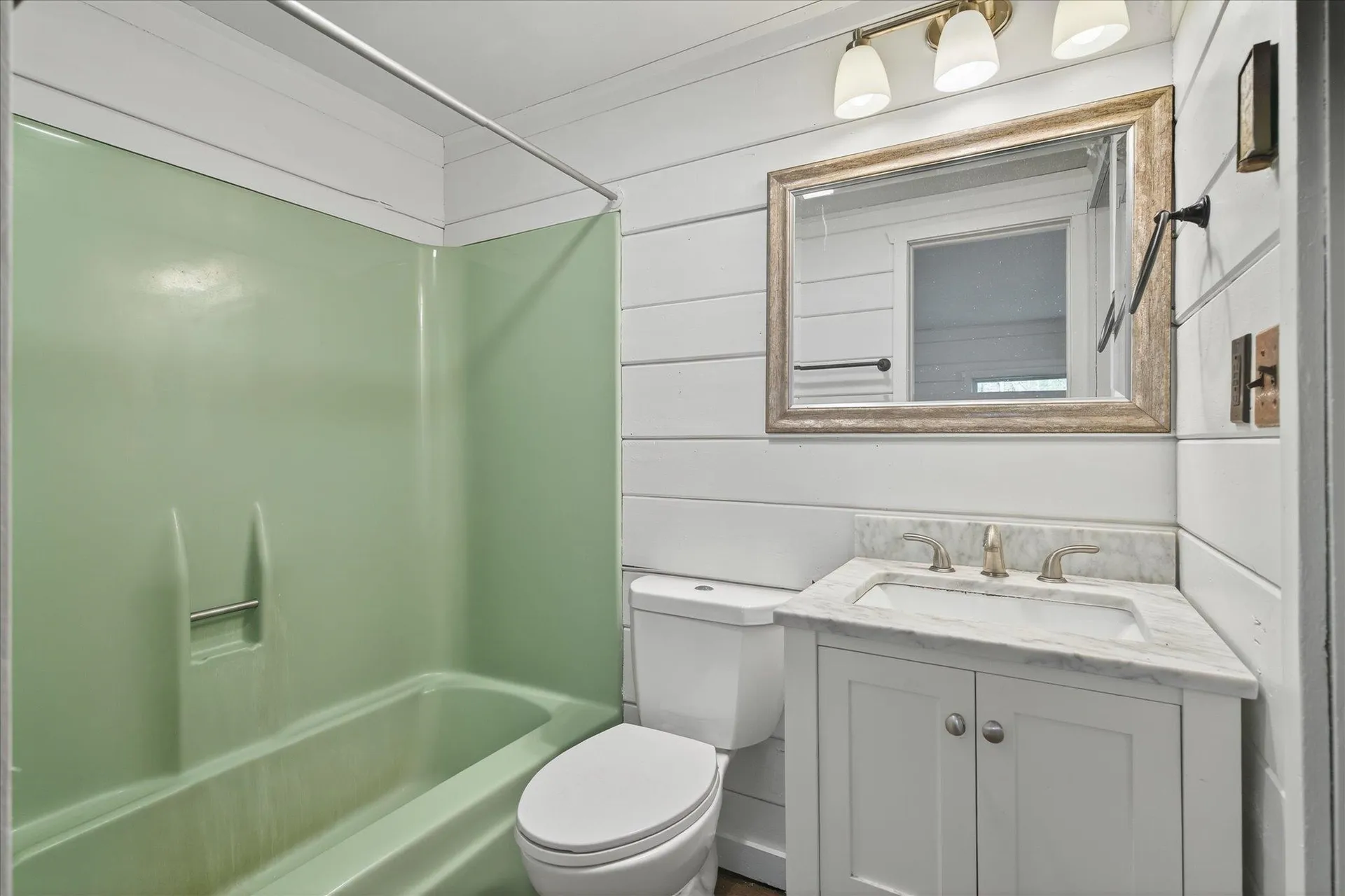 25 Old School Street Londonderry VT 05155