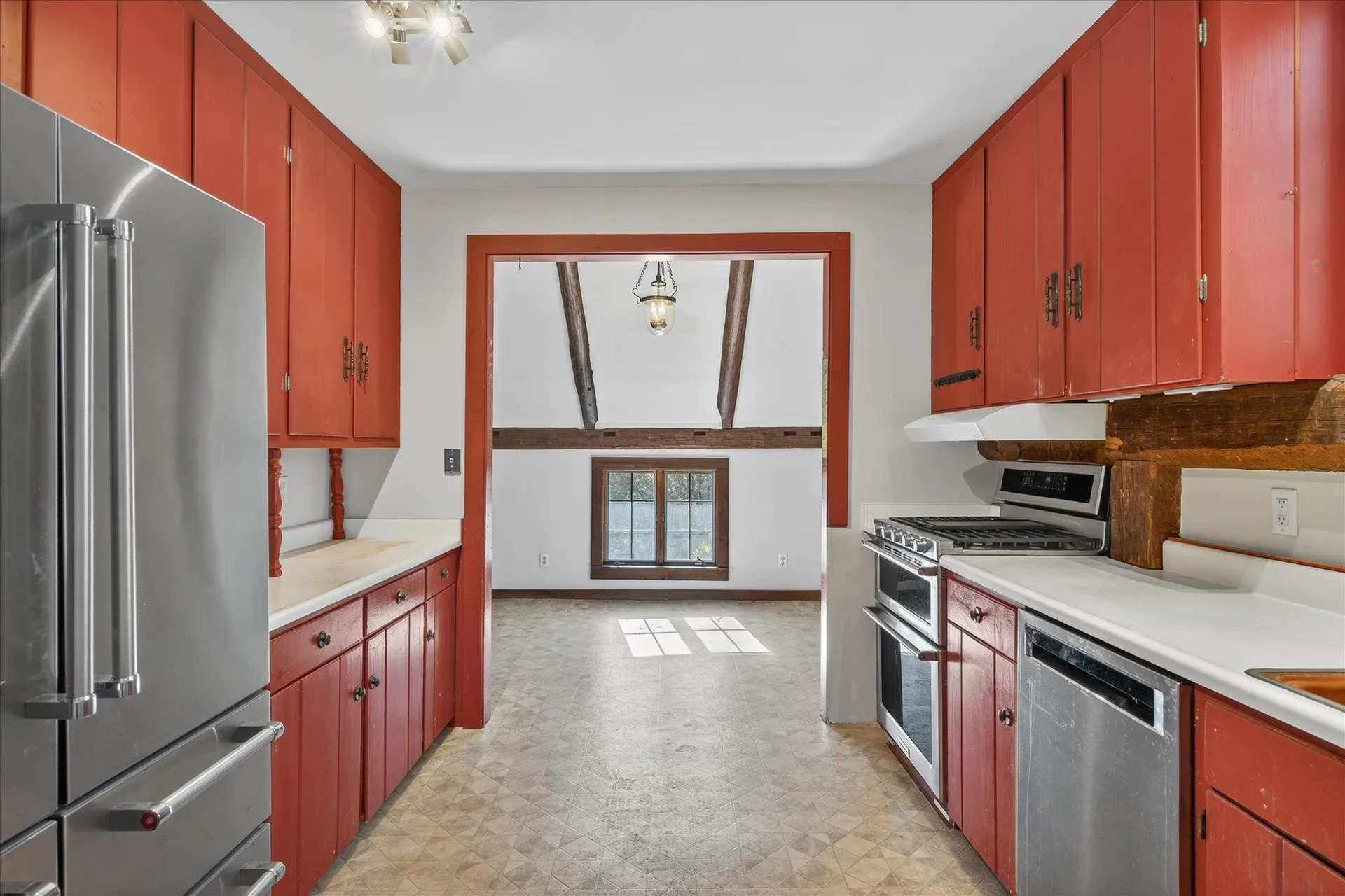 25 Old School Street Londonderry VT 05155