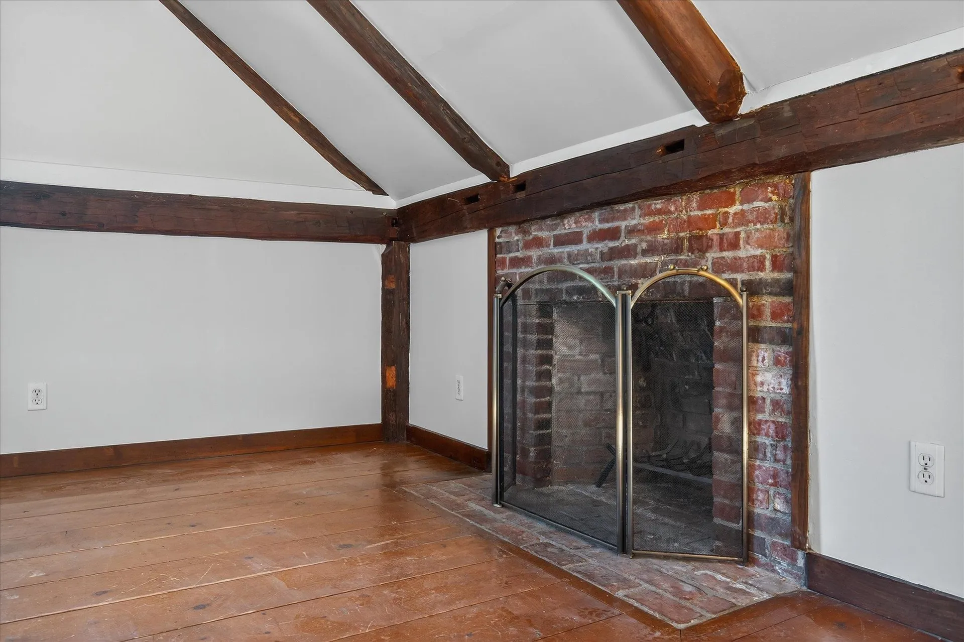 25 Old School Street Londonderry VT 05155