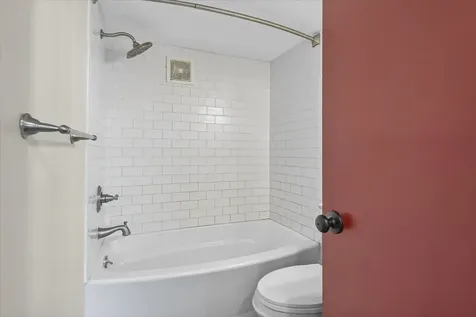 25 Old School Street Londonderry VT 05155