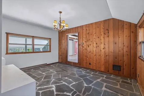 25 Old School Street Londonderry VT 05155