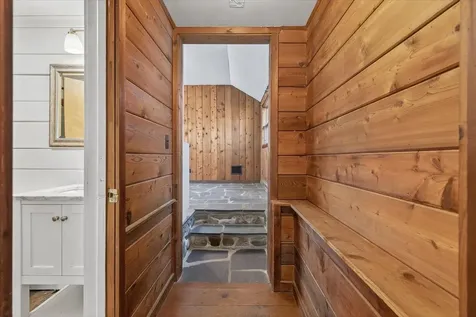 25 Old School Street Londonderry VT 05155