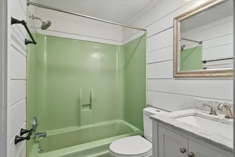 25 Old School Street Londonderry VT 05155