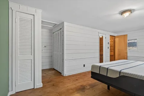 25 Old School Street Londonderry VT 05155