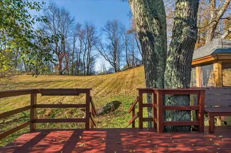 25 Old School Street Londonderry VT 05155