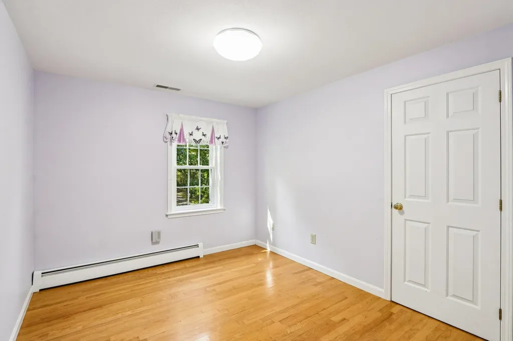 4 Colony Brook Lane Derry NH 03038