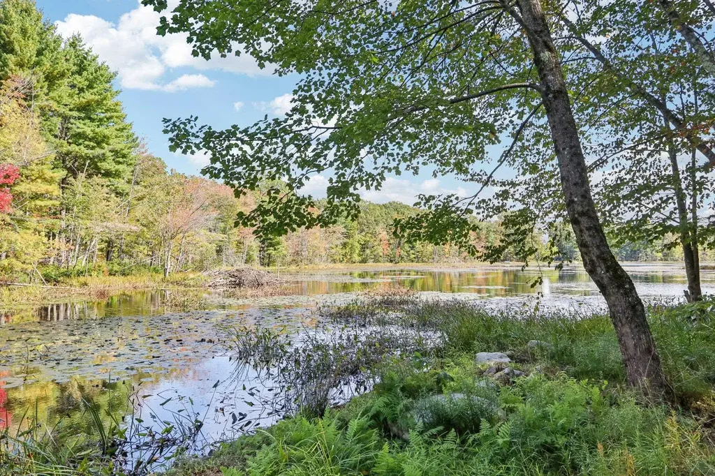 4 Colony Brook Lane Derry NH 03038