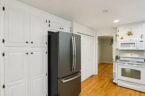 4 Colony Brook Lane Derry NH 03038