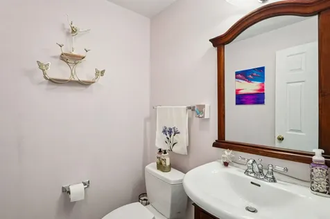 4 Colony Brook Lane Derry NH 03038