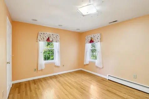 4 Colony Brook Lane Derry NH 03038