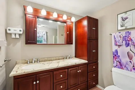 4 Colony Brook Lane Derry NH 03038