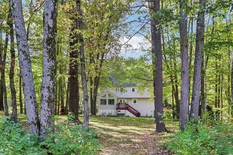 4 Colony Brook Lane Derry NH 03038