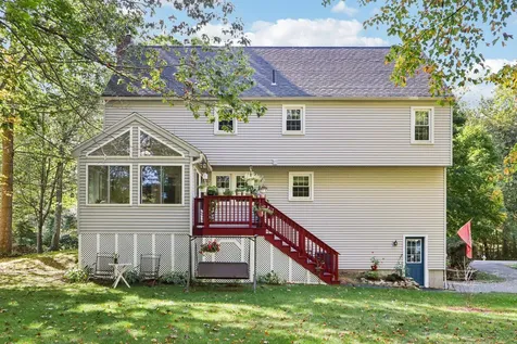 4 Colony Brook Lane Derry NH 03038