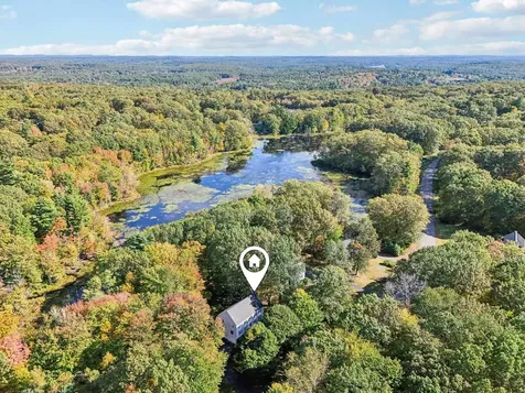 4 Colony Brook Lane Derry NH 03038