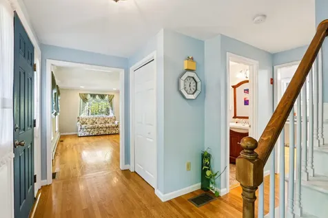 4 Colony Brook Lane Derry NH 03038