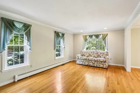 4 Colony Brook Lane Derry NH 03038