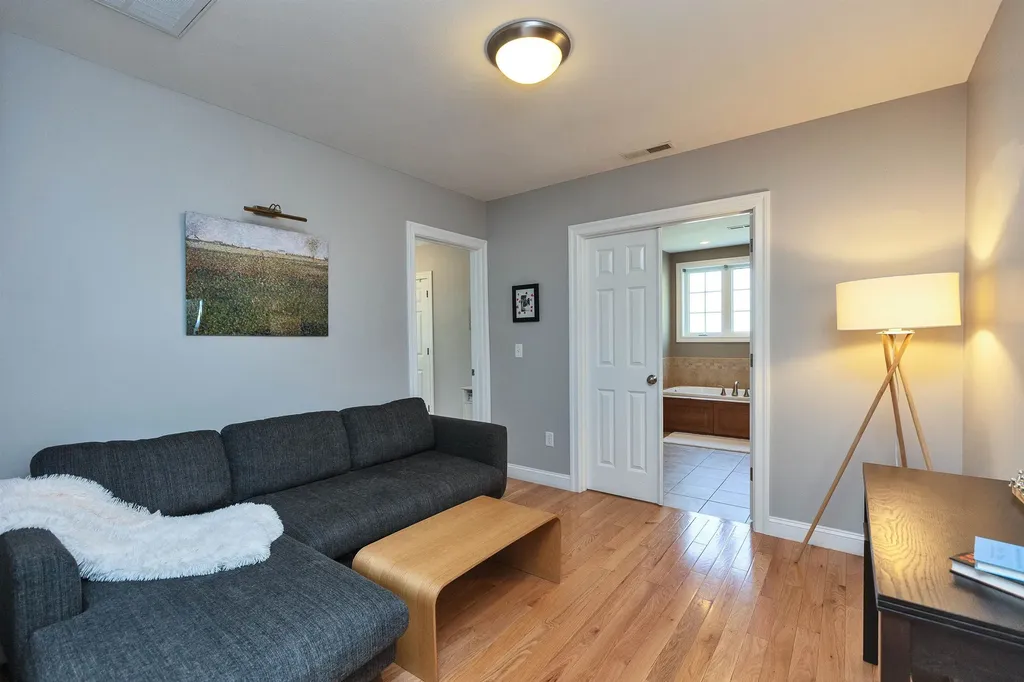 22 Jacob Road Windham NH 03087