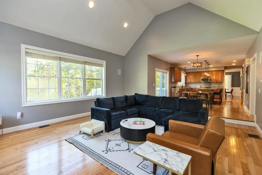 22 Jacob Road Windham NH 03087