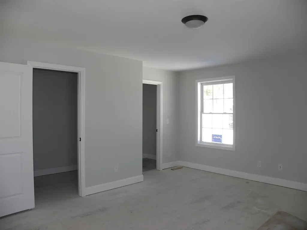 302 Karatzas Avenue Manchester NH 03104