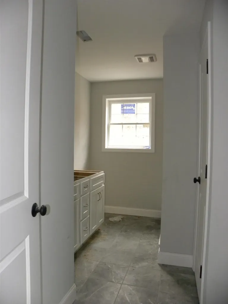 302 Karatzas Avenue Manchester NH 03104