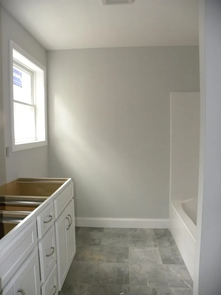 302 Karatzas Avenue Manchester NH 03104