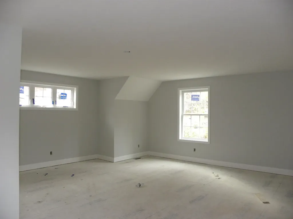 302 Karatzas Avenue Manchester NH 03104