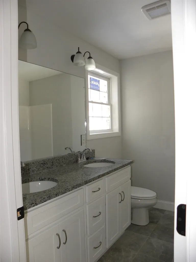 302 Karatzas Avenue Manchester NH 03104