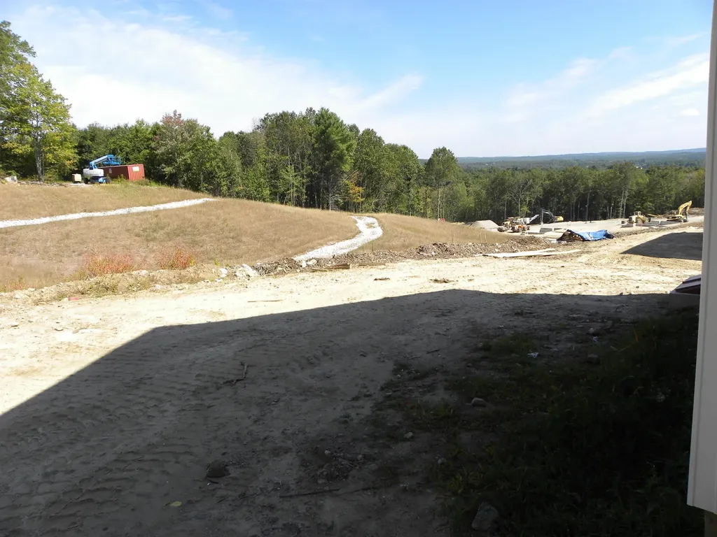 302 Karatzas Avenue Manchester NH 03104