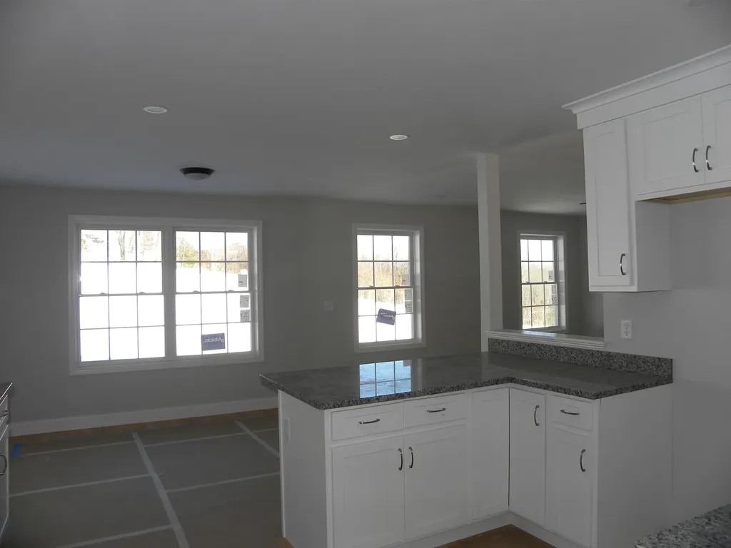 302 Karatzas Avenue Manchester NH 03104