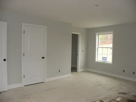 302 Karatzas Avenue Manchester NH 03104