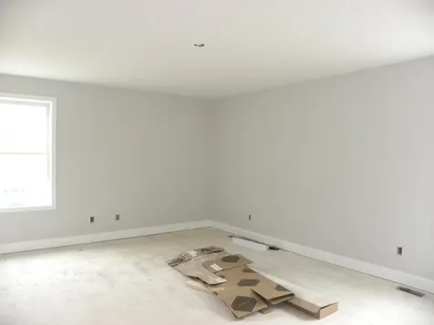 302 Karatzas Avenue Manchester NH 03104