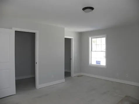 302 Karatzas Avenue Manchester NH 03104