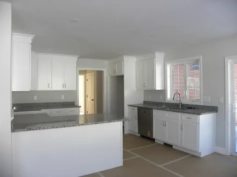 302 Karatzas Avenue Manchester NH 03104